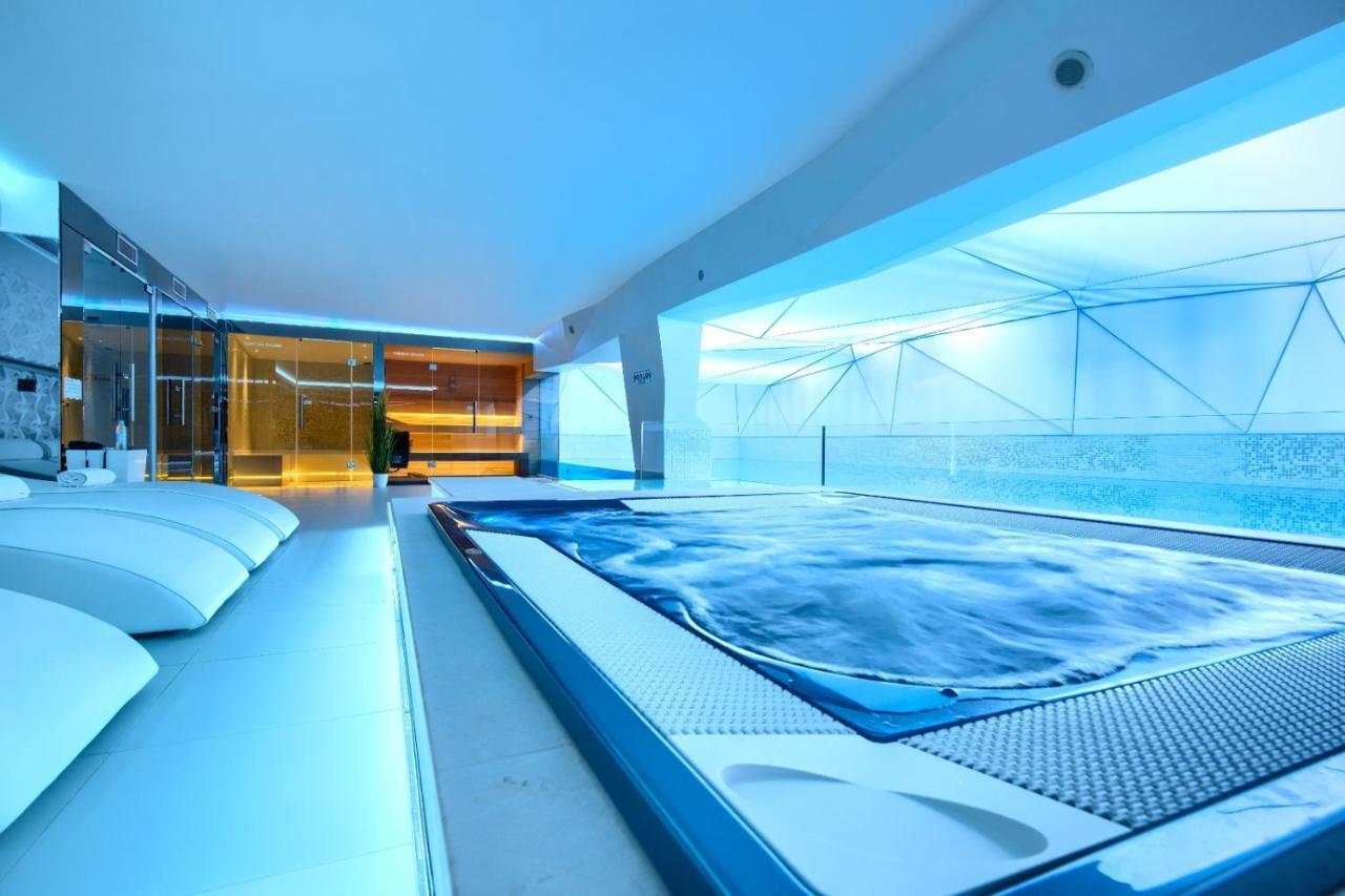ดาเมียนี ลักชัวรี บูทิก โฮเต็ล แอนด์ สปา Hotel โอมิช ภายนอก รูปภาพ