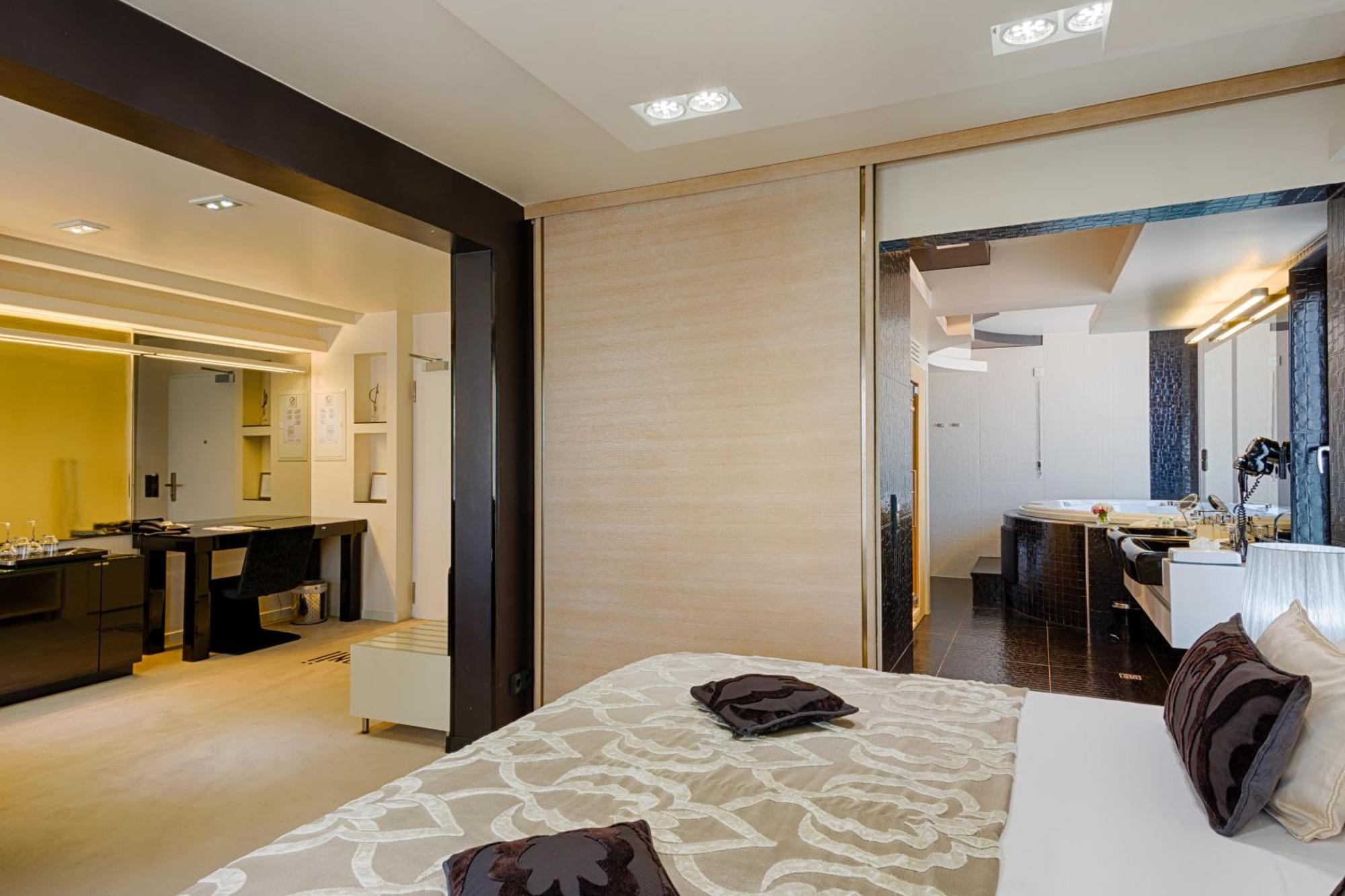 ดาเมียนี ลักชัวรี บูทิก โฮเต็ล แอนด์ สปา Hotel โอมิช ภายนอก รูปภาพ